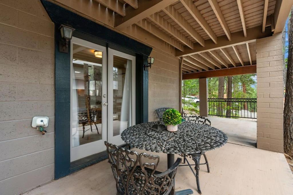 Luxury Cabin Oasis Getaway Heart Of Munds Park Exteriör bild