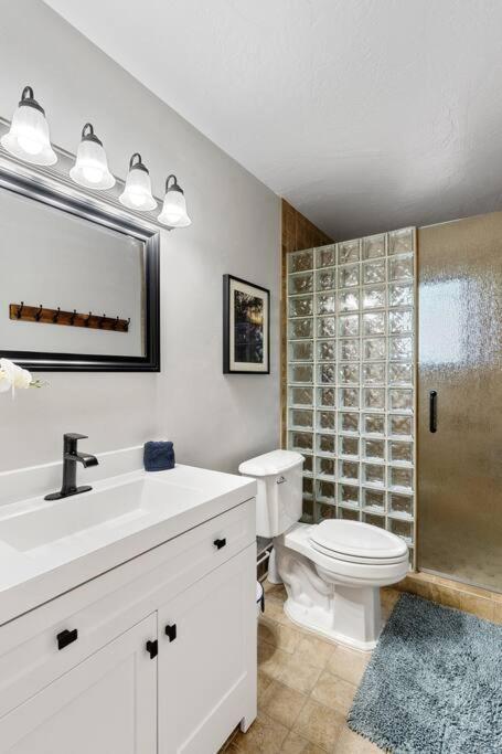 Luxury Cabin Oasis Getaway Heart Of Munds Park Exteriör bild