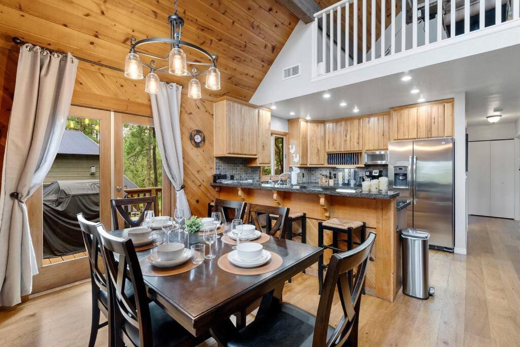 Luxury Cabin Oasis Getaway Heart Of Munds Park Exteriör bild